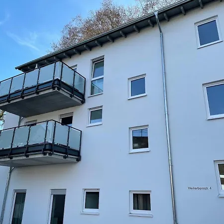 Zentrale Neubauwohnung Mit Balkon Apartment *