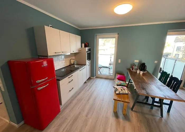 Zentrale Neubauwohnung Mit Balkon Apartamento Polch