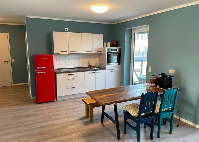 Zentrale Neubauwohnung Mit Balkon Apartamento